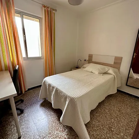 Habitacion Individual Privada Bano Compartido En Piso A 15M De La Feria De Jerez A Pie