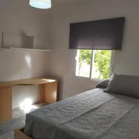 Habitacion Individual Privada Bano Compartido En Piso A 15M De La Feria De Jerez A Pie Homestay