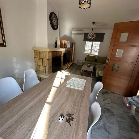Homestay Habitacion Individual Privada Bano Compartido En Piso A 15M De La Feria De Jerez A Pie *