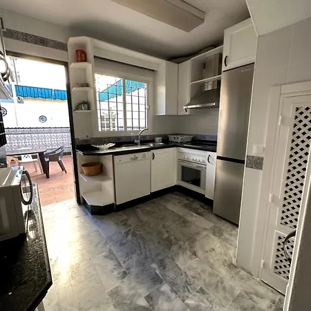 Habitacion Individual Privada Bano Compartido En Piso A 15M De La Feria De Jerez A Pie *